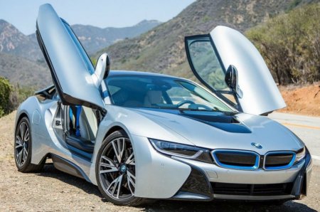 «Заряженную» версию BMW i8 покажут в следующем году