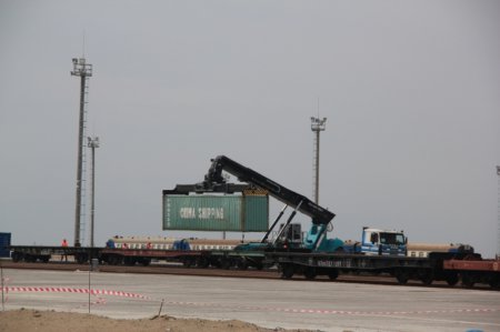 Сухой порт «KTZE-Khorgos Gateway» принял первый контейнерный поезд из Китая (фото)