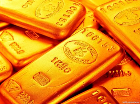 Стоимость золота снижается на фоне укрепления доллара