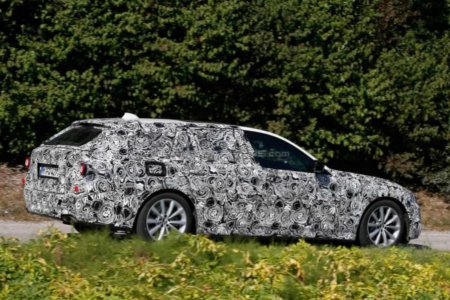 В Германии фотошпионы засняли BMW 5-Series Touring 2017 модельного года