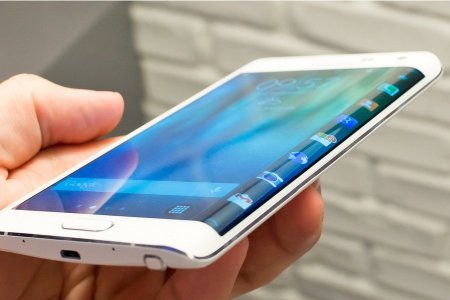 Компания Samsung официально представила новейшие смартфоны