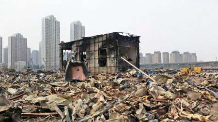 Взрыв в Тяньцзине: Страховщики подсчитывают убытки