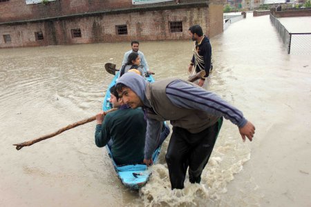 Индия получает из Казахстана страховые выплаты по наводнению в Кашмире и Джамму