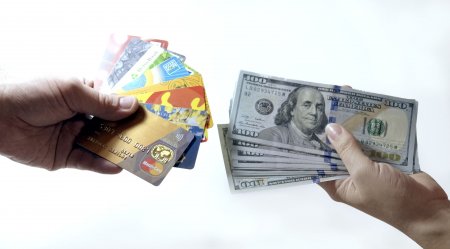В Казахстане безналичные платежи по карточкам набирают популярность