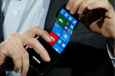 Президент Samsung Ко Дон Чжин опроверг слухи о скором появлении гибких смартфонов