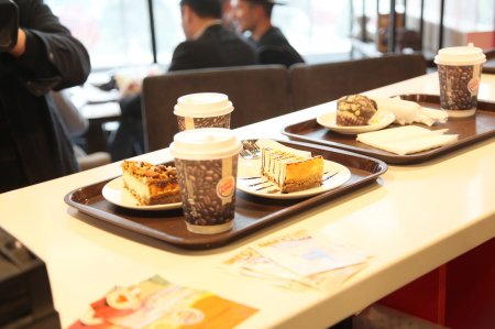 BurgerKing® открыл в Алматы первое в мире заведение в формате coffee-corner