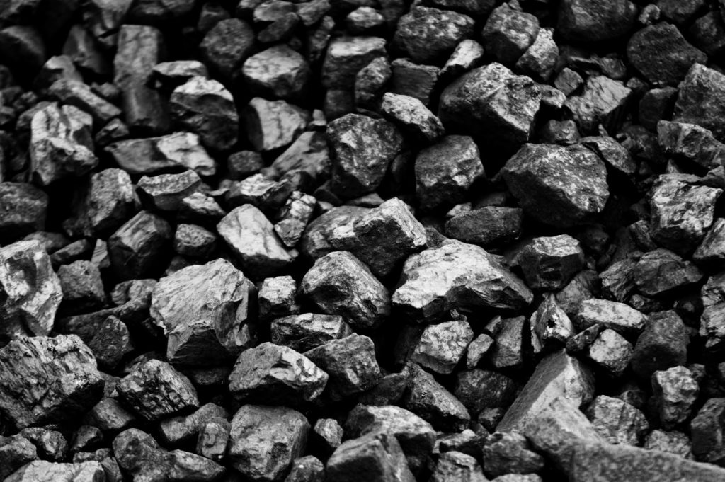 Почём уголь для народа? Стоимость тонны угля за месяц снизилась на 4%. впрочем, это на 3% больше, чем год назад