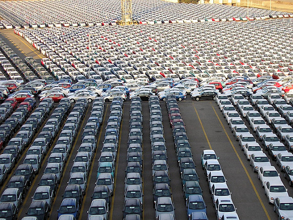 Мировые продажи автомобилей сократились в январе на 8%