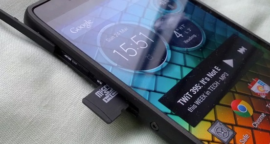 Китайскому гиганту Huawei запретили использовать карты microSD