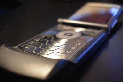 Lenovo представила на видео гибкий смартфон Motorola Razr (видео)