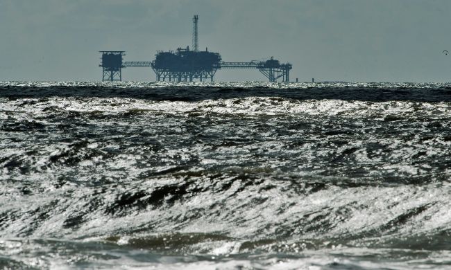 Photo of Ураган в США свел на нет рост добычи нефти ОПЕК+
